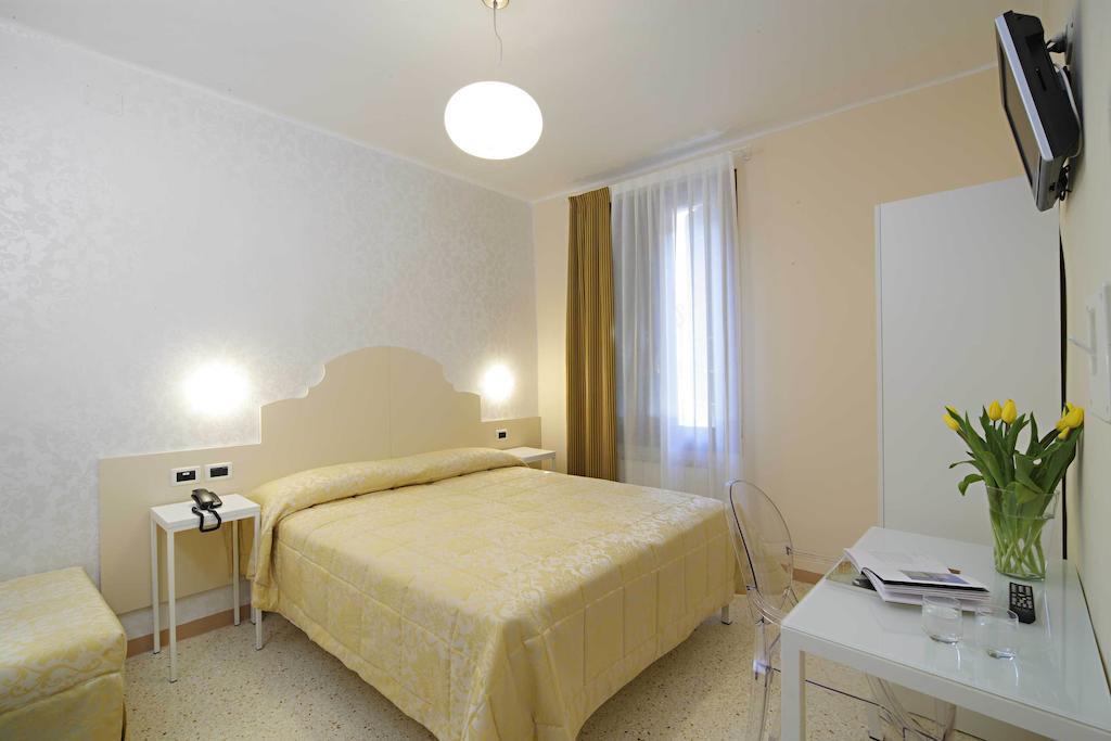 Basic Triple Room,68352401:JPEG