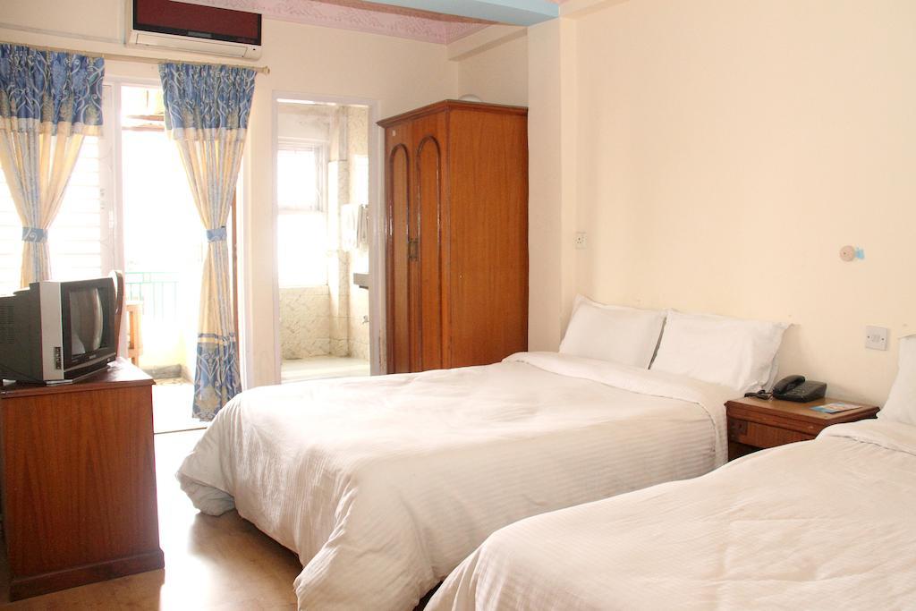 Triple Room with 24 hr Check-In & Check-out