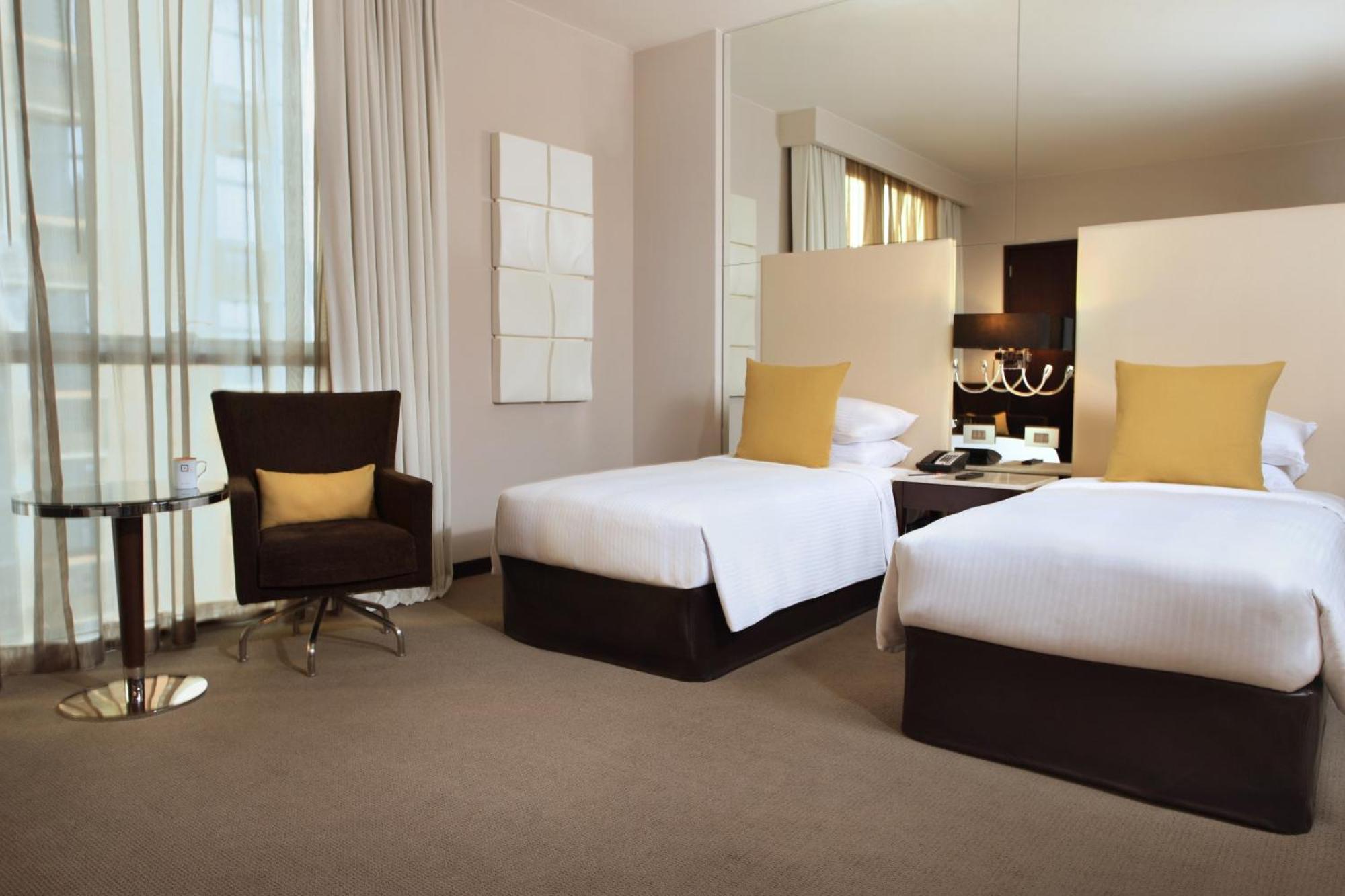 Spacious Centro Room Twin Beds,1242161656:JPEG