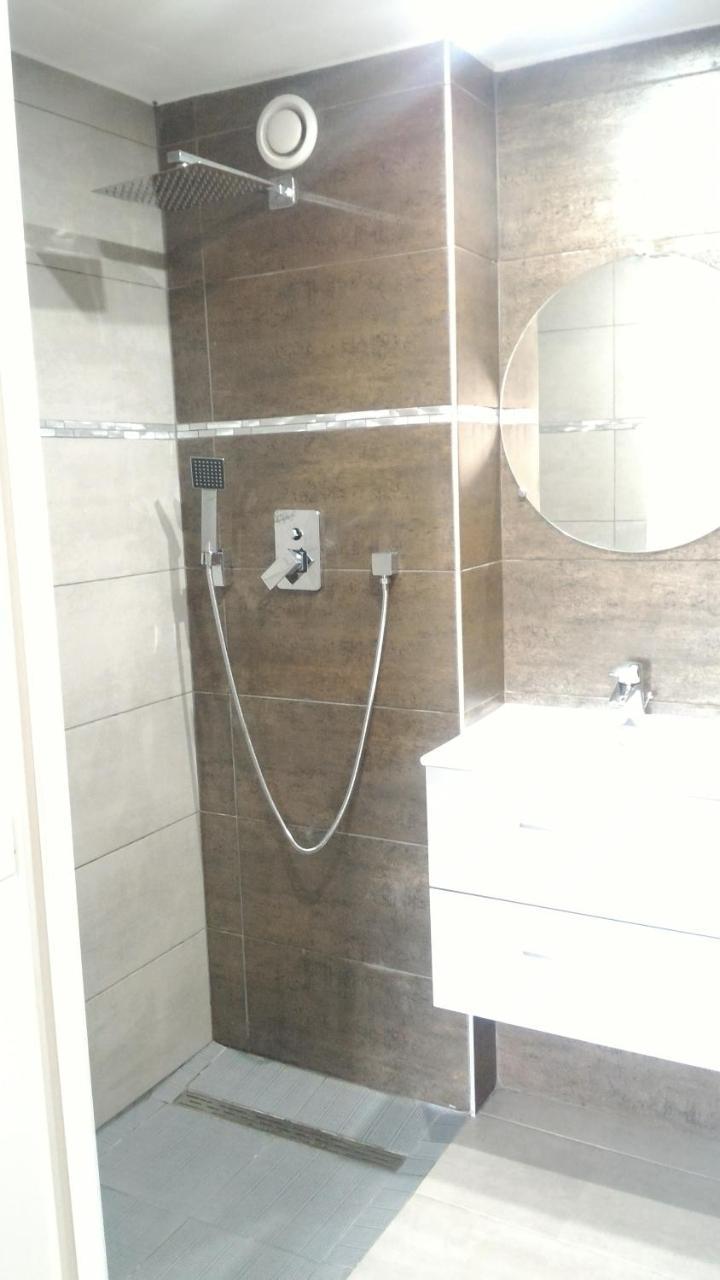 Deluxe Double Room,723864415:JPEG