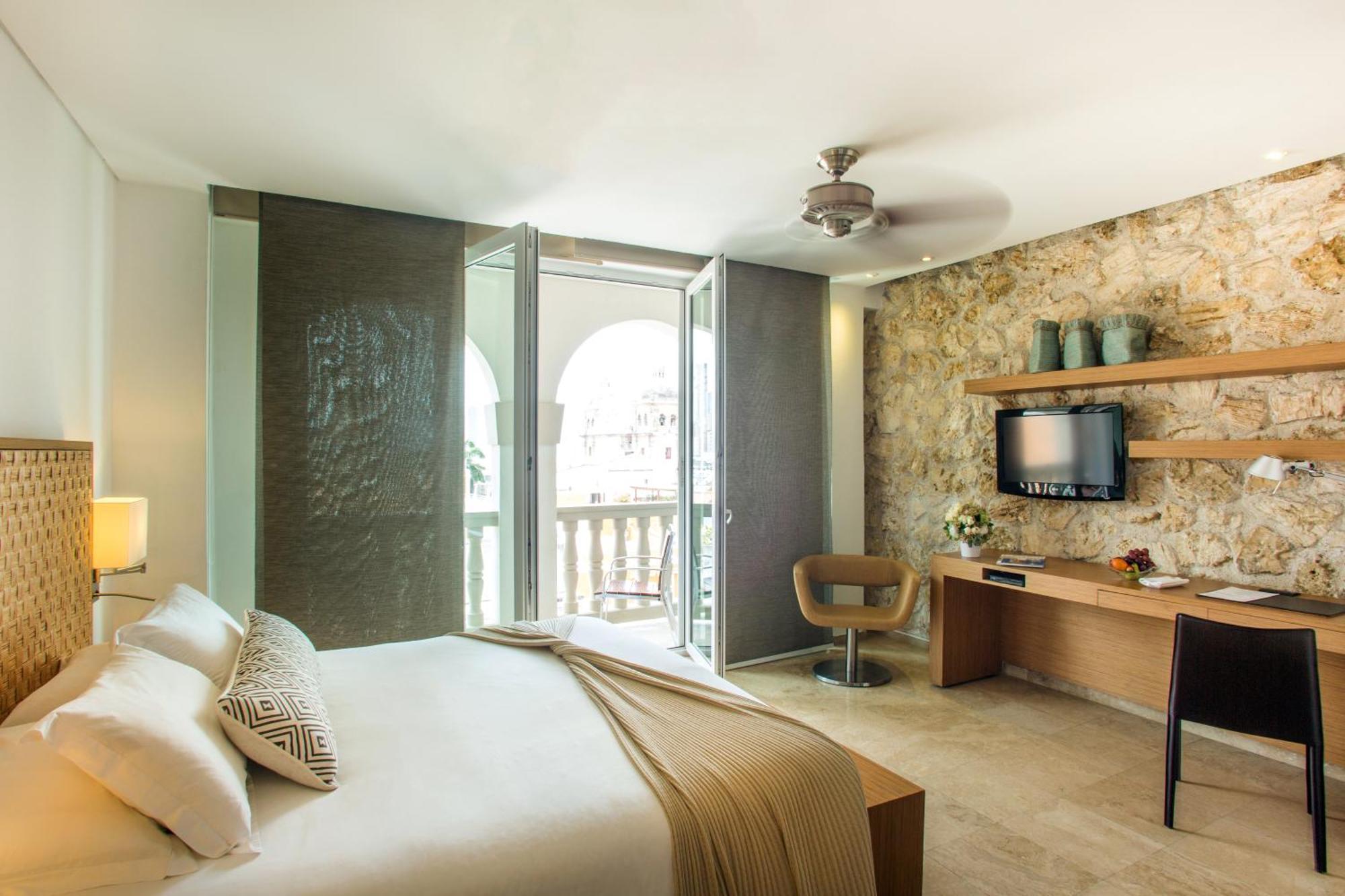Premium Double Room,700306006:JPEG