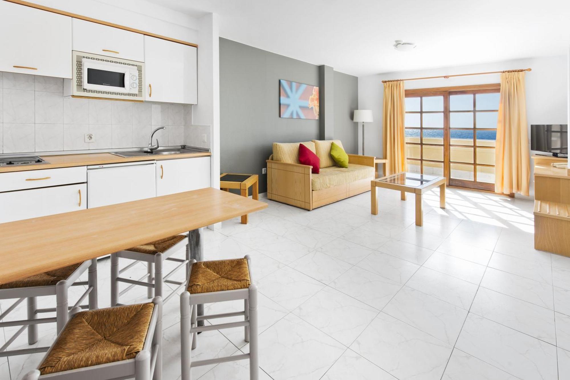 Apartamento com 2 Quartos e Vista Mar (3 Adultos + 2 Crianças)