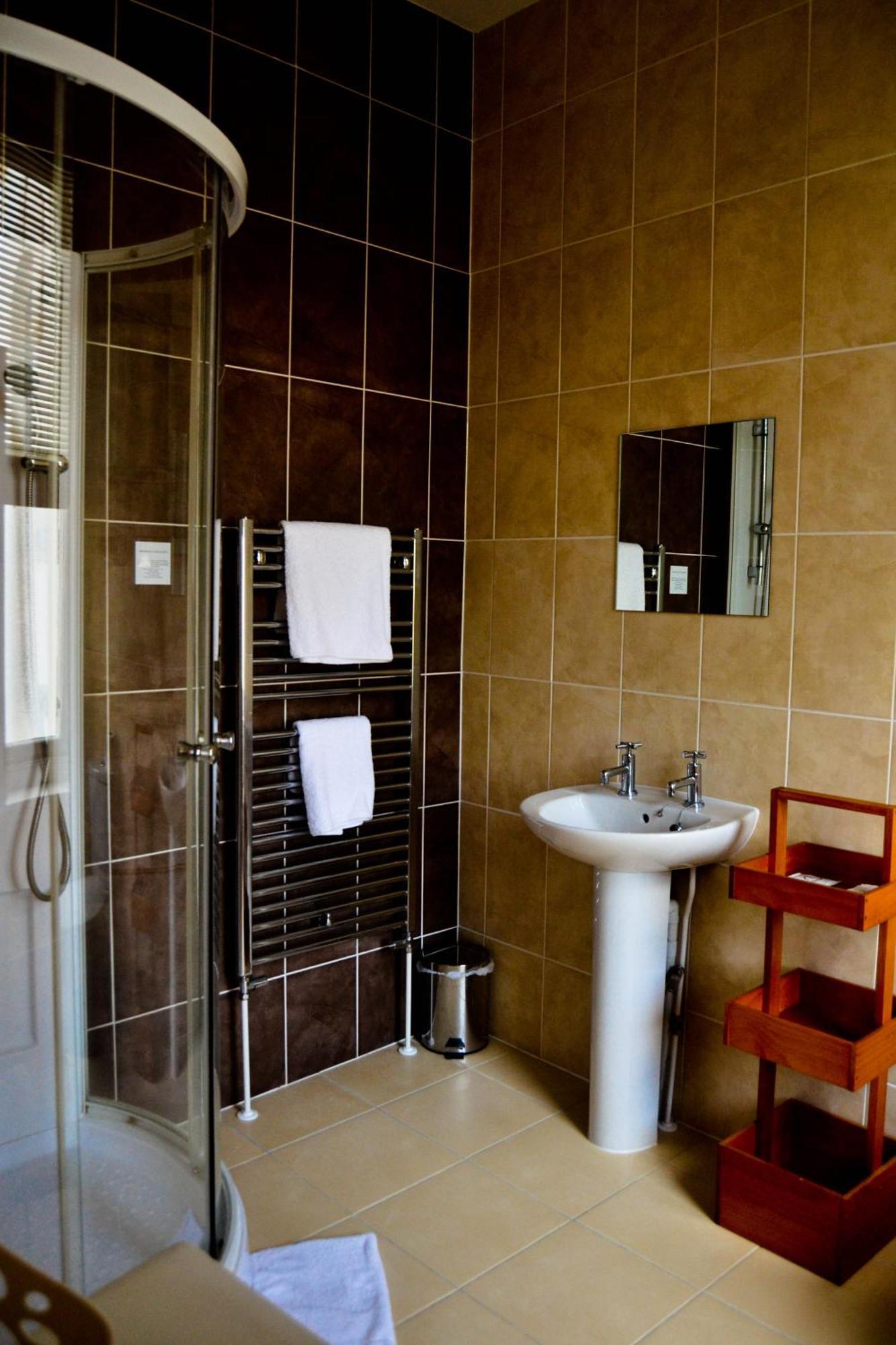 Twin Room with Bathroom