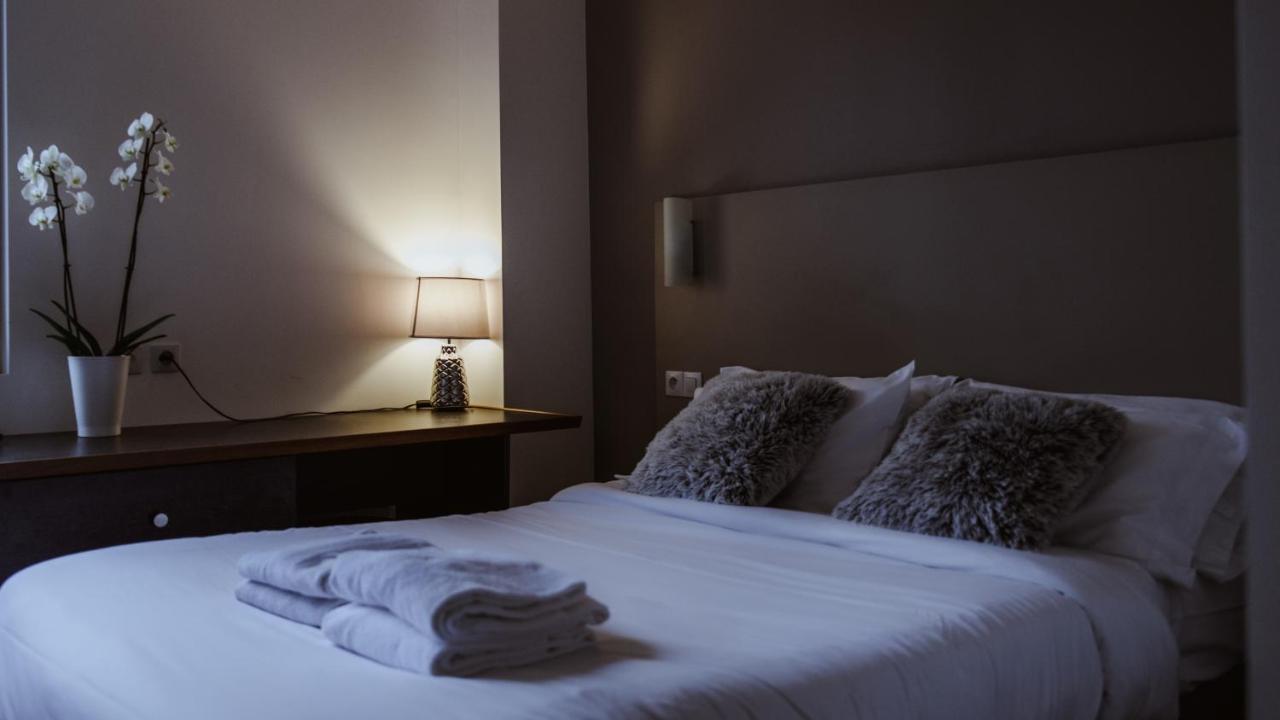 Double Room,750430634:JPEG