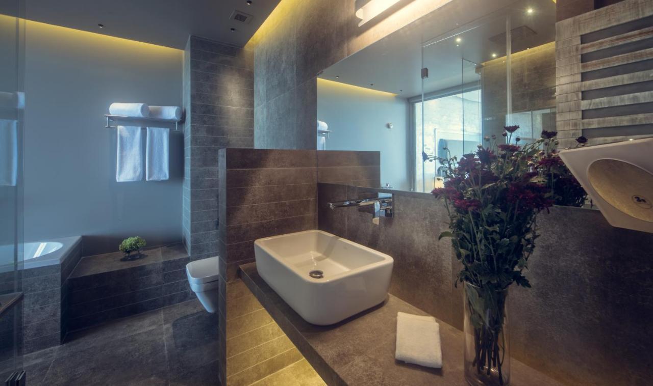 Deluxe Double or Twin Room Sea View Airport Transfer,754316365:JPEG