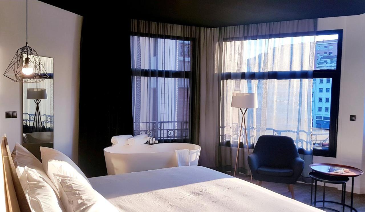 Deluxe Zimmer mit Kingsize-Bett mit Flussblick