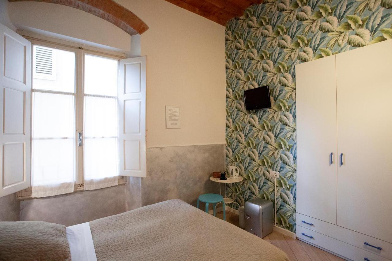 Single Room with Private External Bathroom