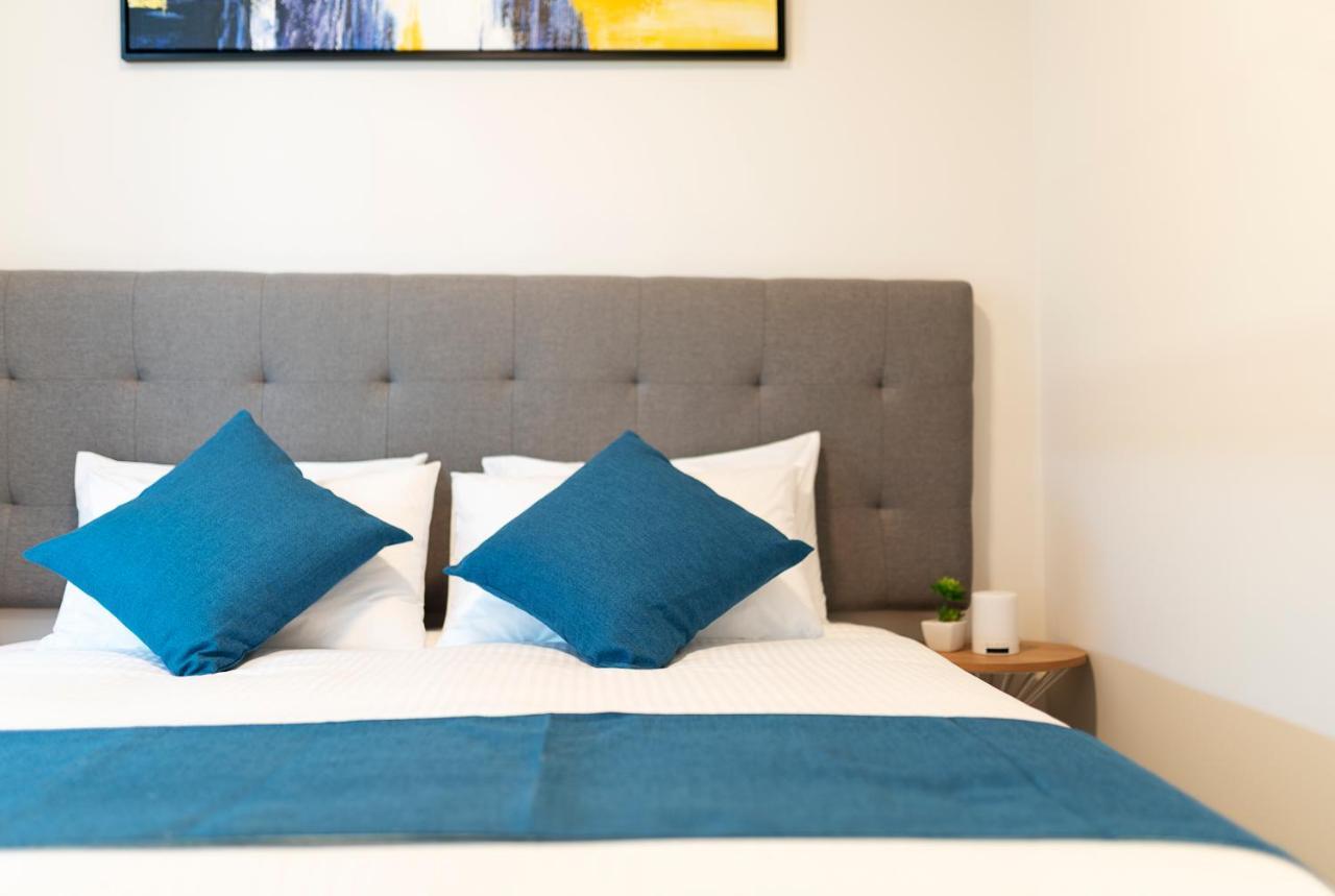 2 Bedroom Deluxe Apartment