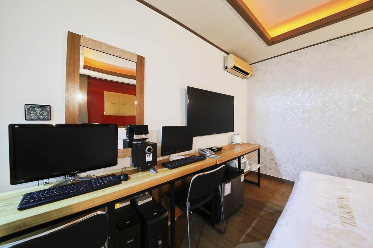 Quarto Duplo com Banheira de Hidromassagem