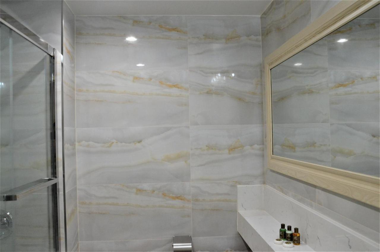 Habitación con 2 camas grandes