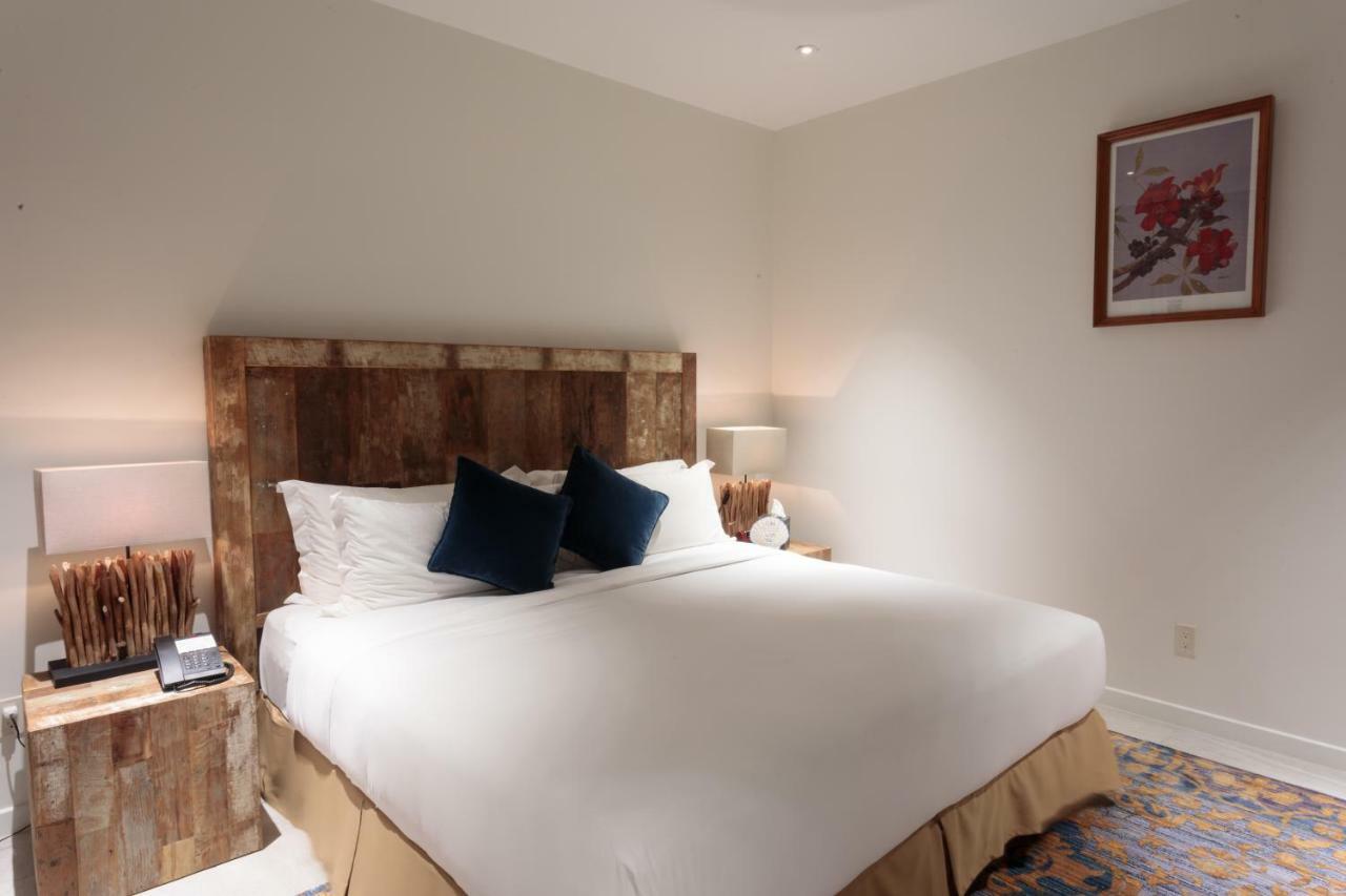 King Room with Pool View