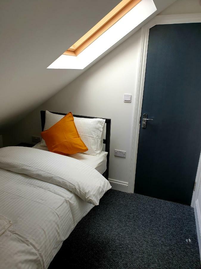 Budget Single Room with Private Bathroom