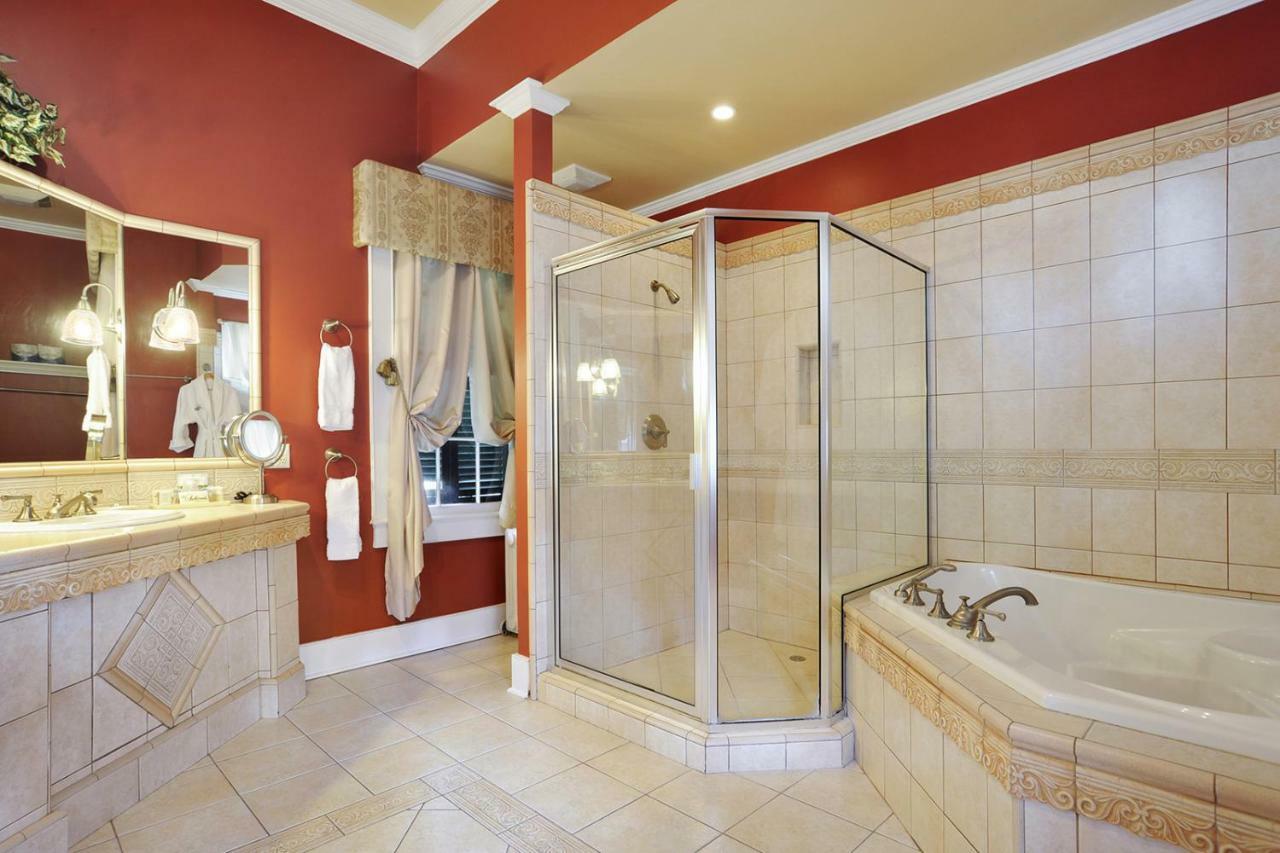 Queen Room Spa Bath