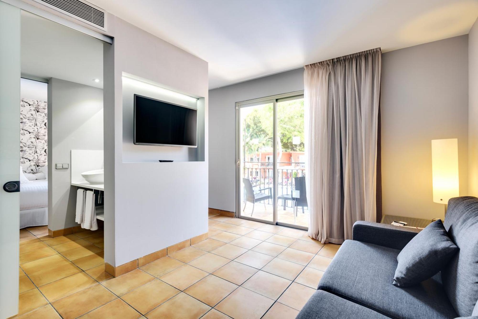 Quarto Deluxe (2 Adultos + 2 Crianças)
