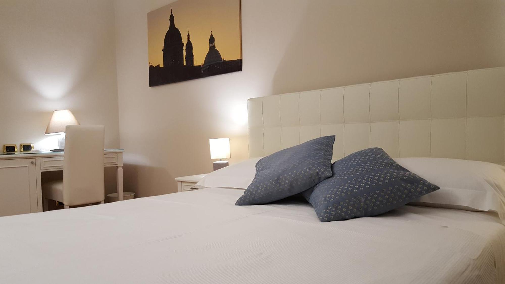 Standard Double Room,445622712:JPEG