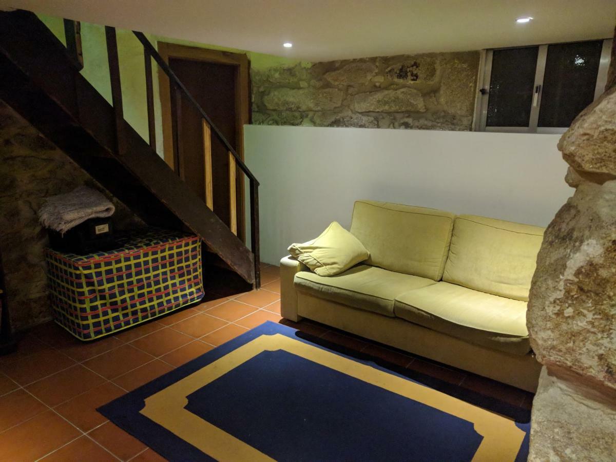 Quarto Duplo com Casa de Banho Partilhada e Vista do Lago