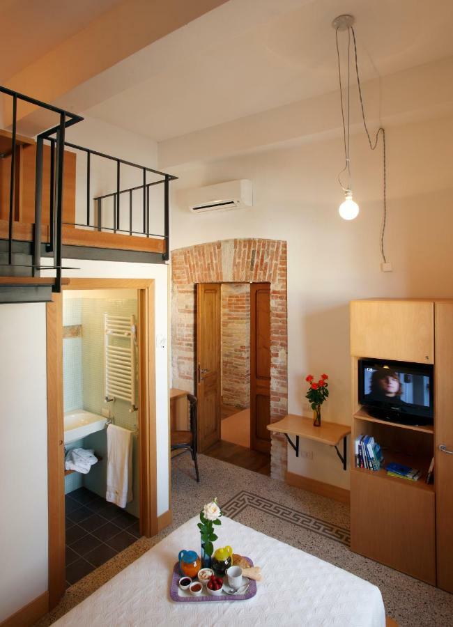 Twin Room Private Bathroom