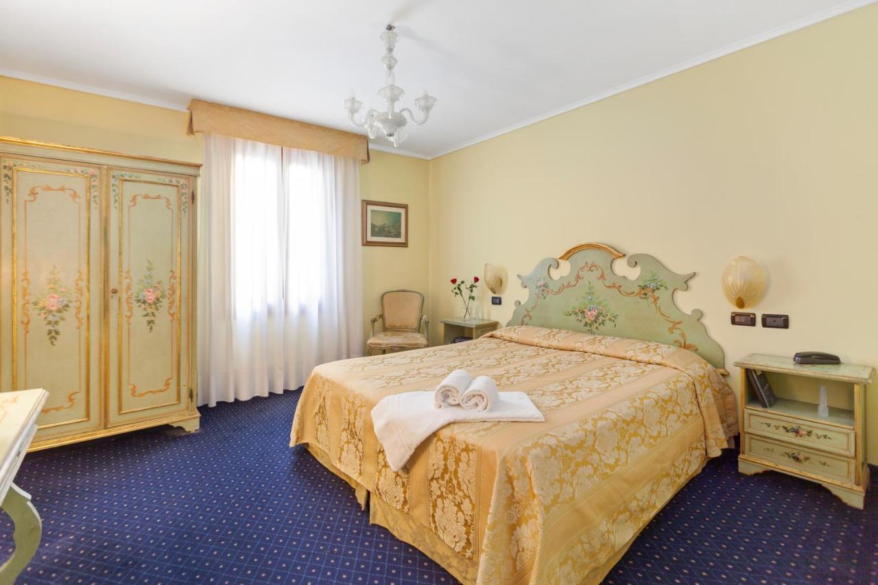 Superior Double or Twin Room,1085043130:JPEG