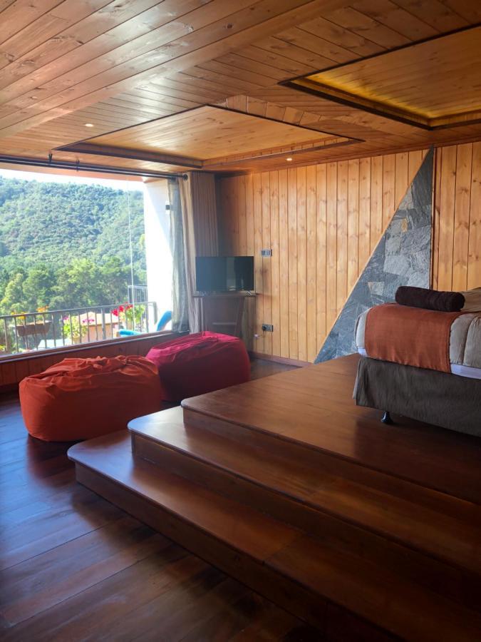 King Room Mountain View