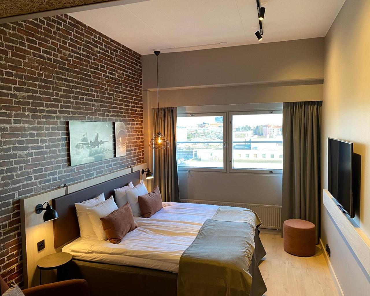 Double Room,1212214144:JPEG
