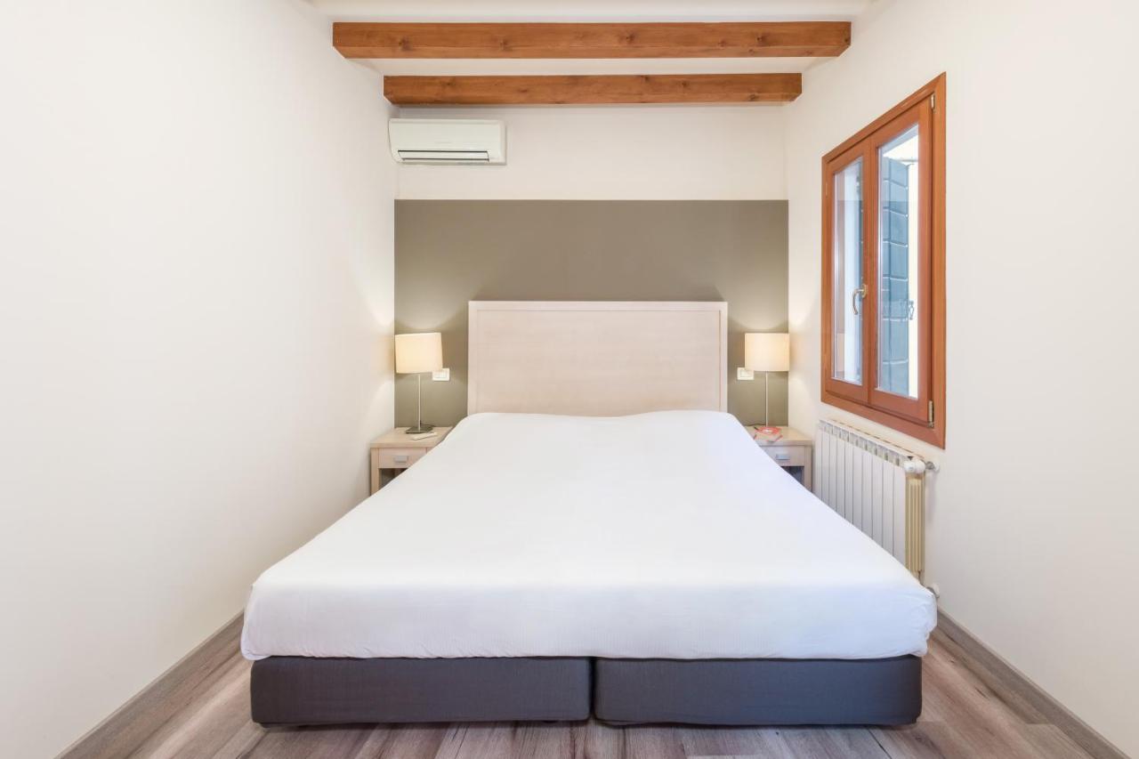 Quarto Duplo com Banheiro Privativo Externo