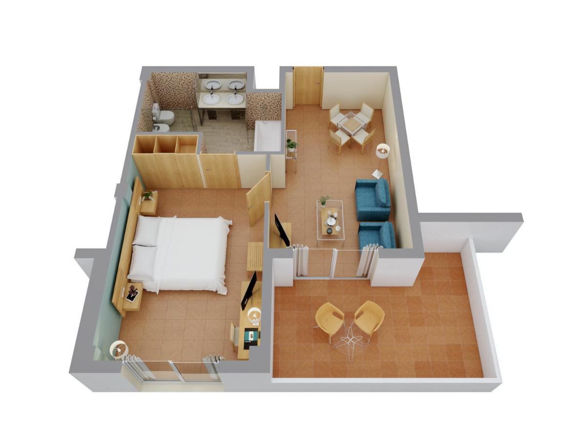 Suite Sénior (3 Adultos + 1 Criança)