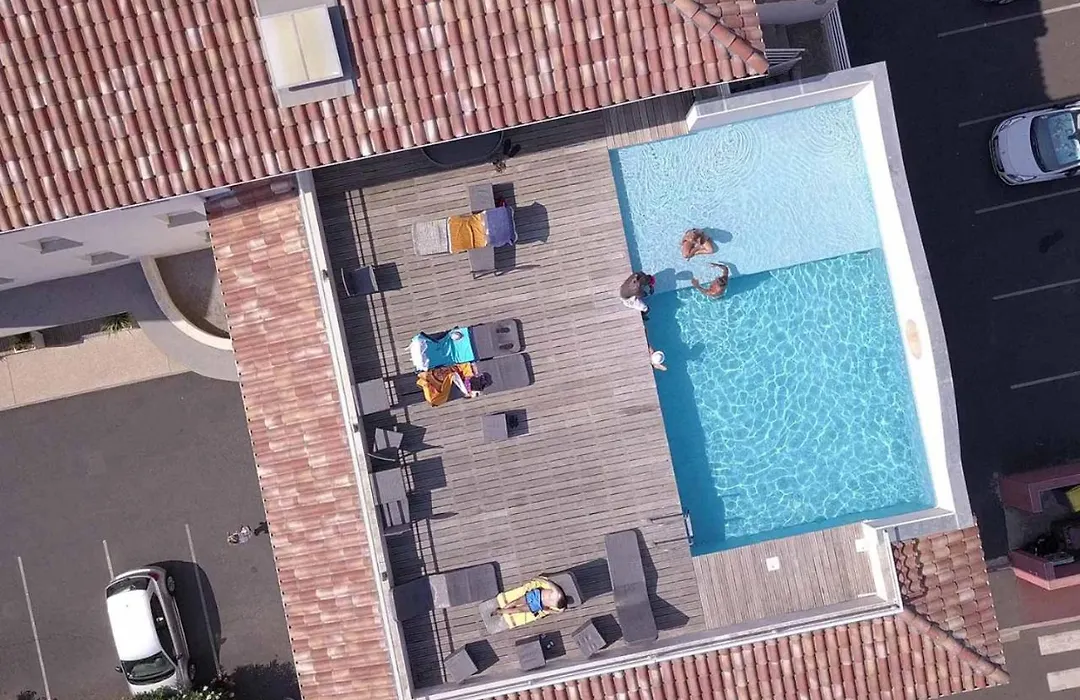 Hotel Grand Cap Rooftop Pool-1