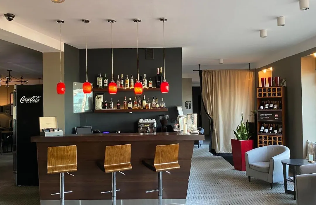 Comm Hotel Poznan Airport-1