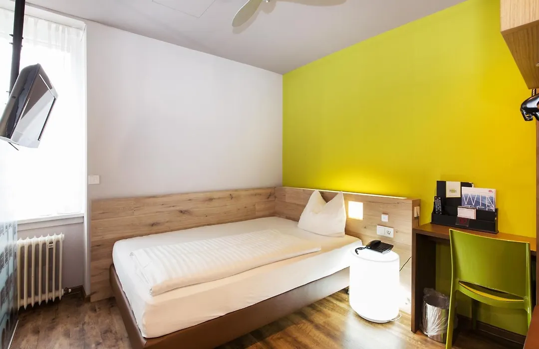 Basic Hotel Innsbruck-1