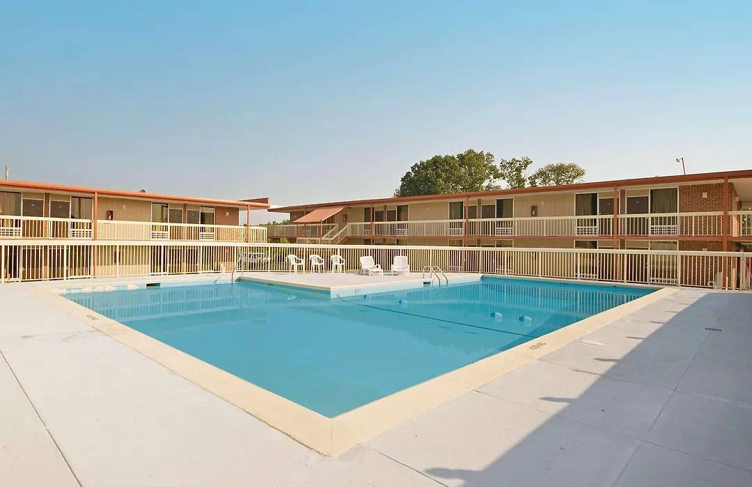 Pullman Madrid Airport & Feria-1