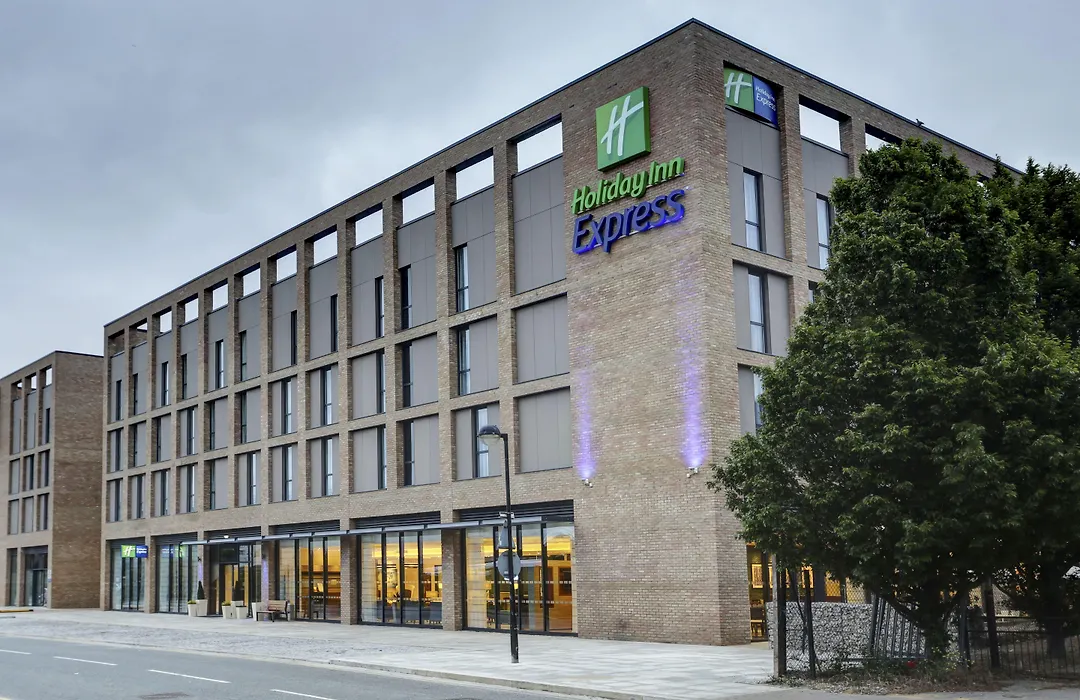 Holiday Inn Express London - Excel By Ihg-1