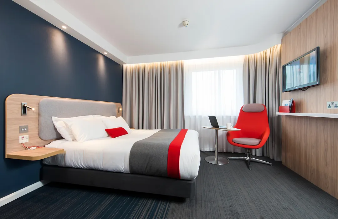 Holiday Inn Express Edinburgh City West By Ihg-1