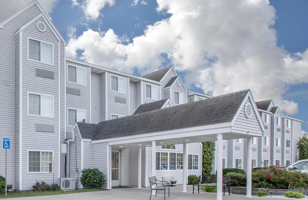 Microtel Inn And Suites Manistee-1