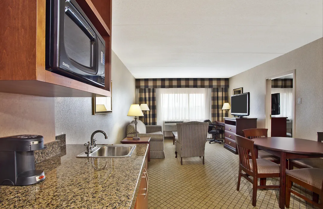 Glo Best Western Mississauga Corporate Centre-1