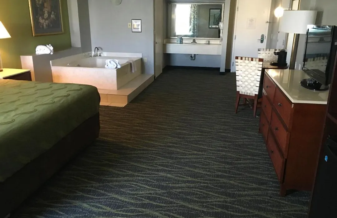 Quality Inn & Suites Winter Park Village Area-1