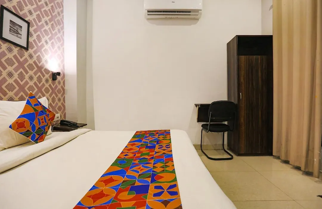 Fabhotel Novel Suites-1
