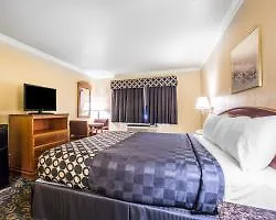 Econo Lodge-1