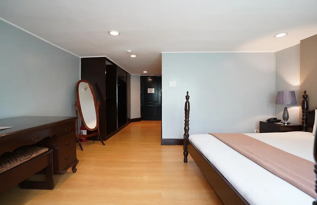 Arzo Hotel Manila-1