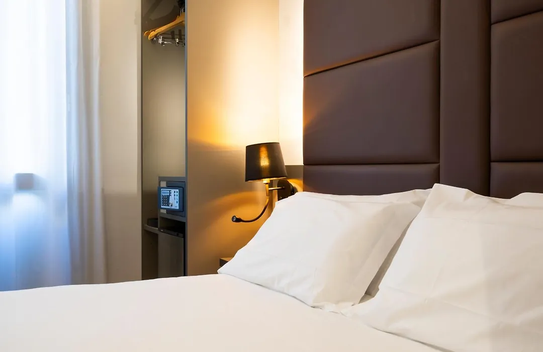 London Hotel-1