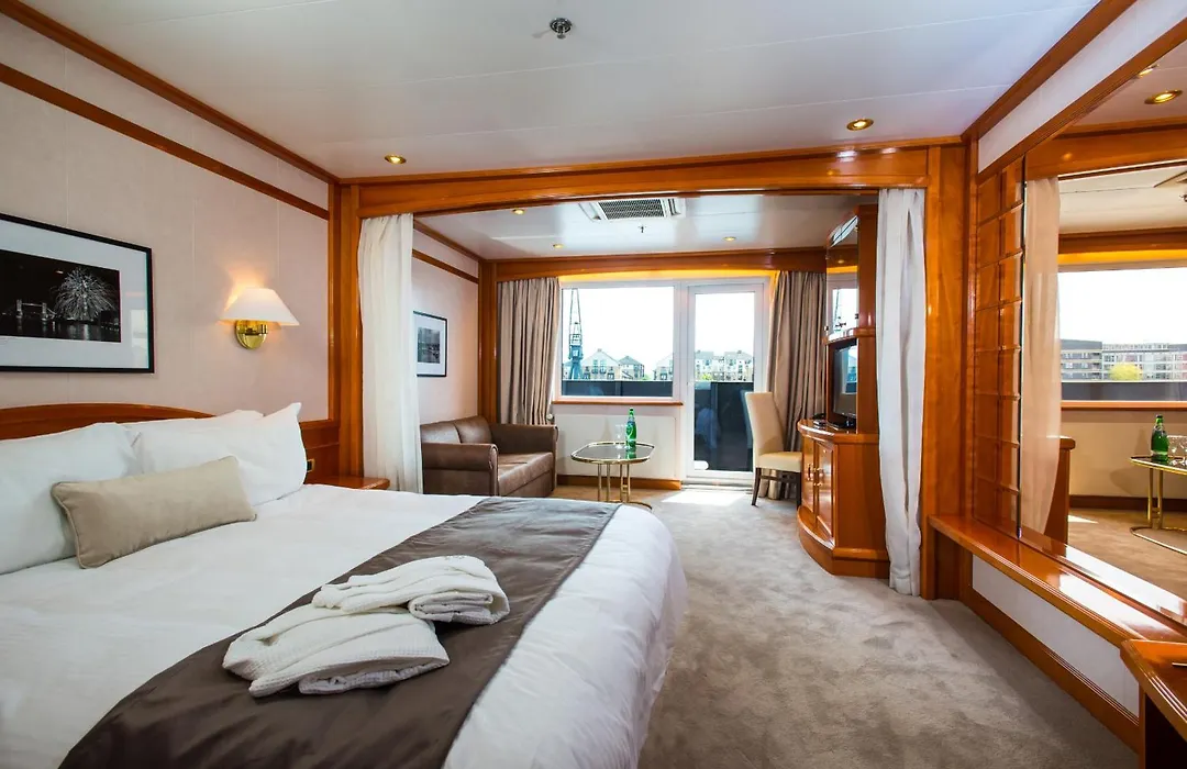 Sunborn London Yacht Hotel-1