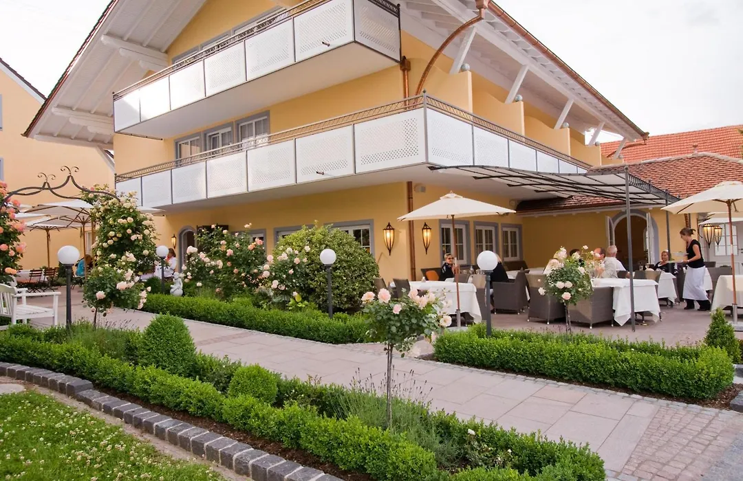 Hirsch 1783 Hotel Landhaus-1