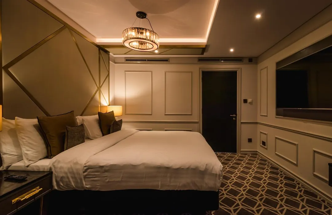 Seven Hotel-1