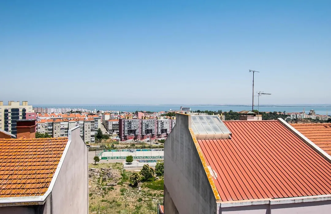 Lisbon Guesthouse-1