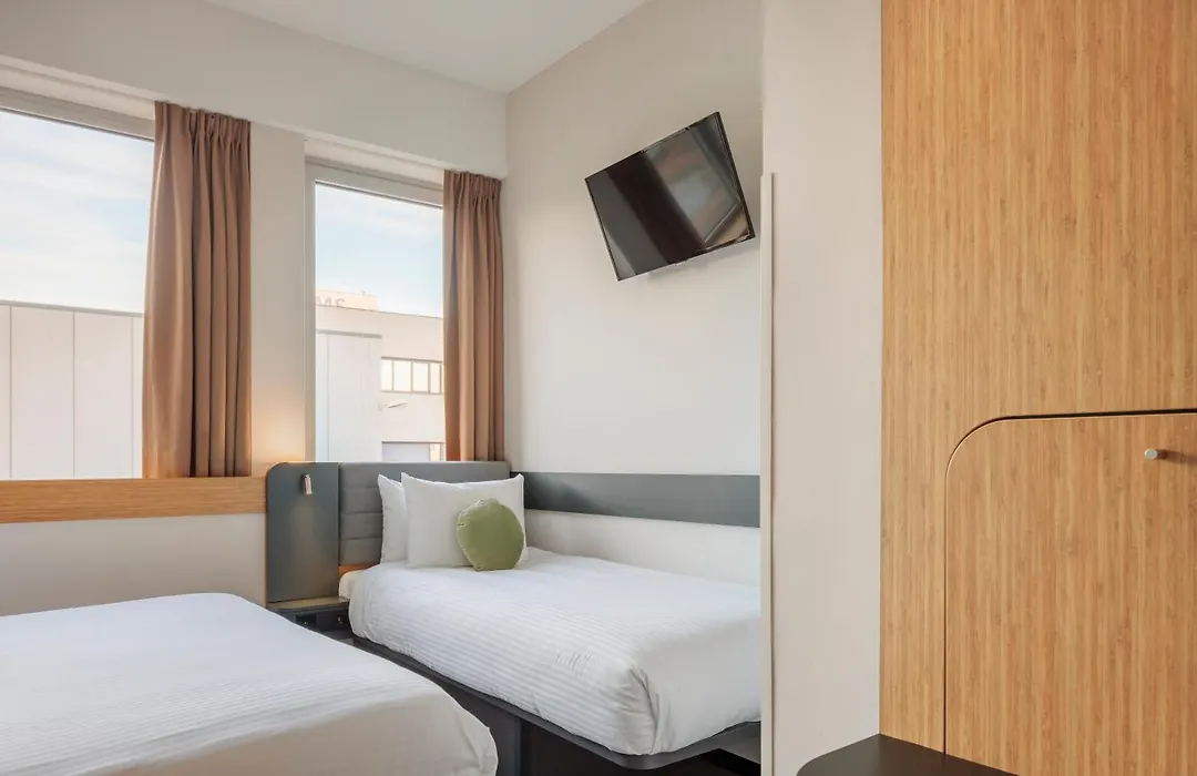 Maxhotel Amsterdam Airport Schiphol - Recently Renovated-1