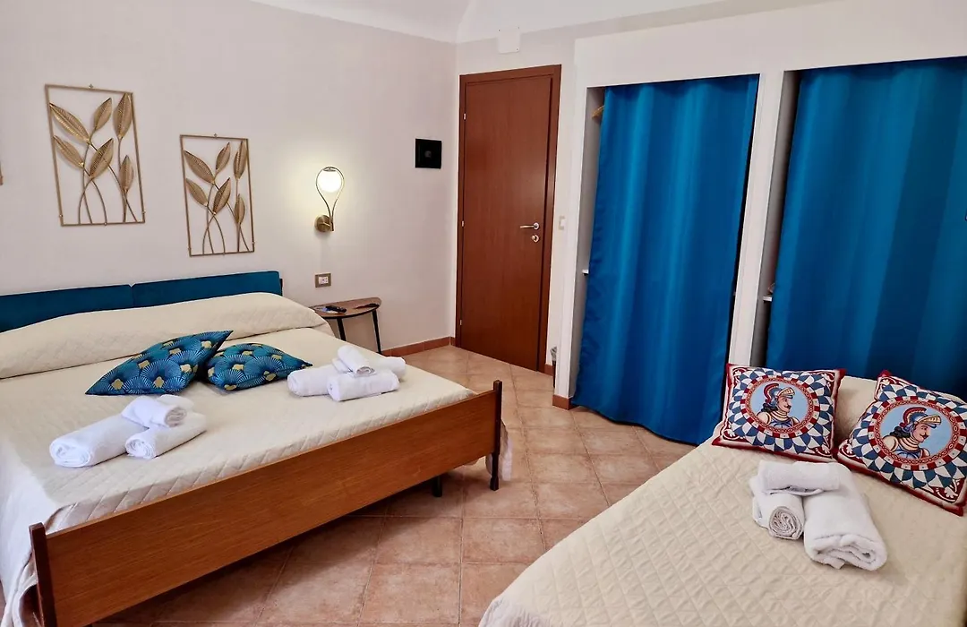Dama Rooms-1