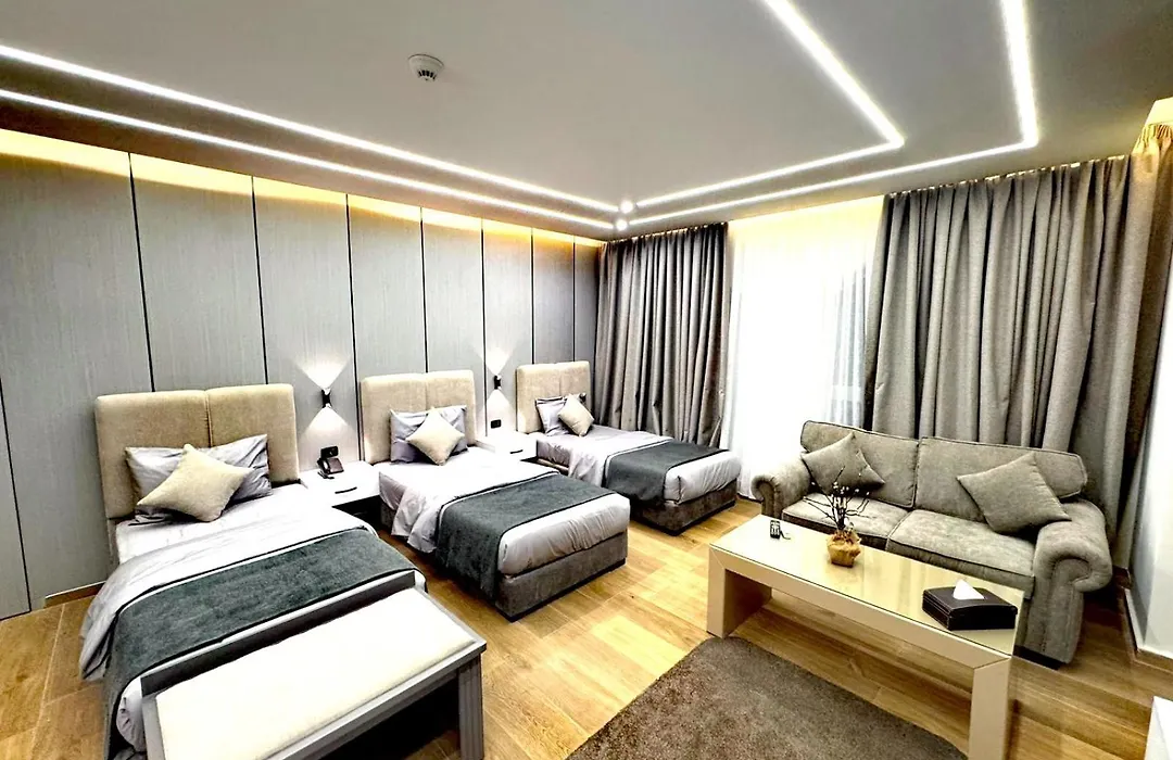 Queens Suite Hotel-1