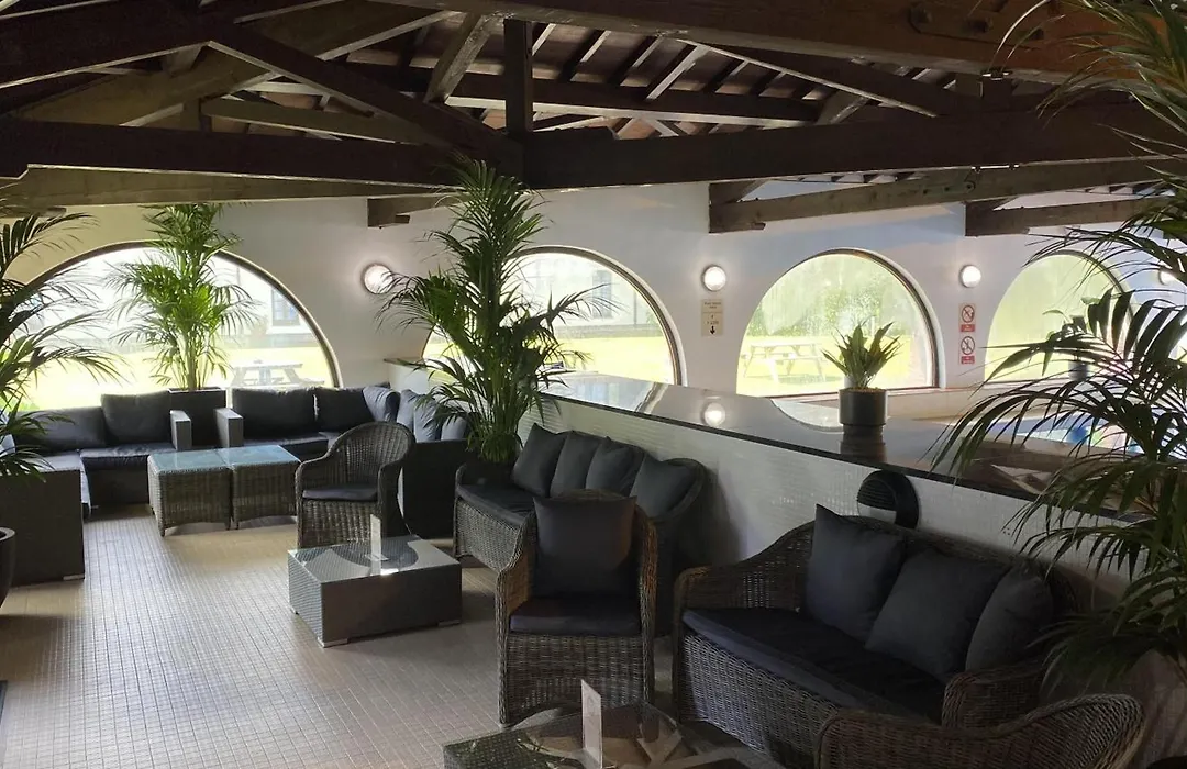 Europa Gatwick Hotel&Spa-1