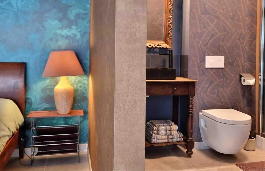 La Chevre Folle - Stay In Style With Free Basic Selfservice Breakfast-1