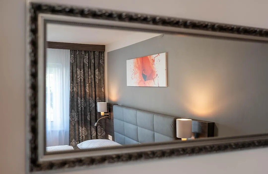 Hotel Ganslhof - Adults Only-1