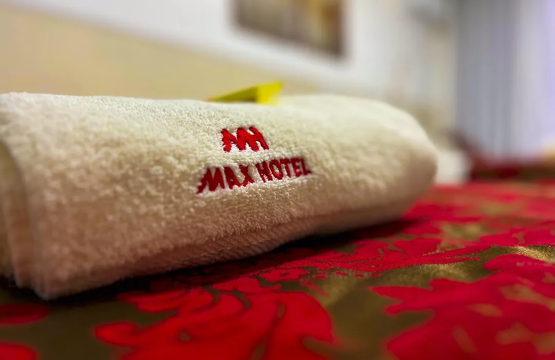 Max Hotel-1